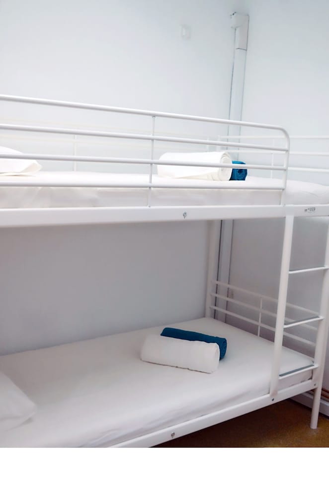 HOSTAL CASA 18 4/26