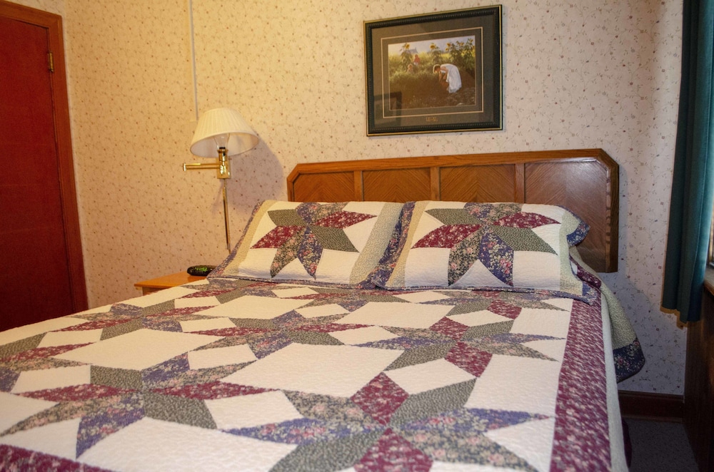 Crandell Mountain Lodge 11/66