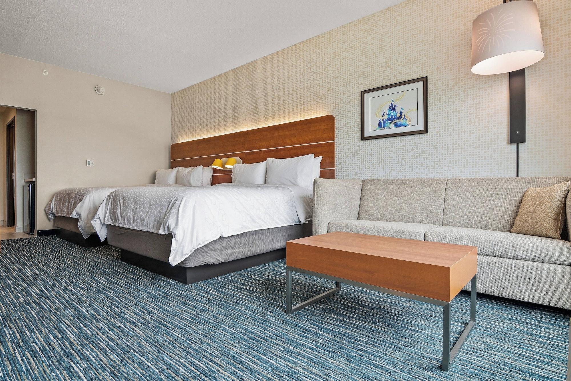 suite, multiple beds