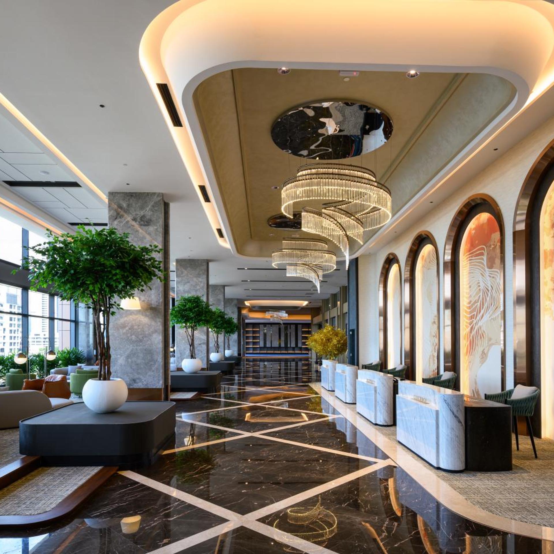 Fifth Avenue Hotel 34/49