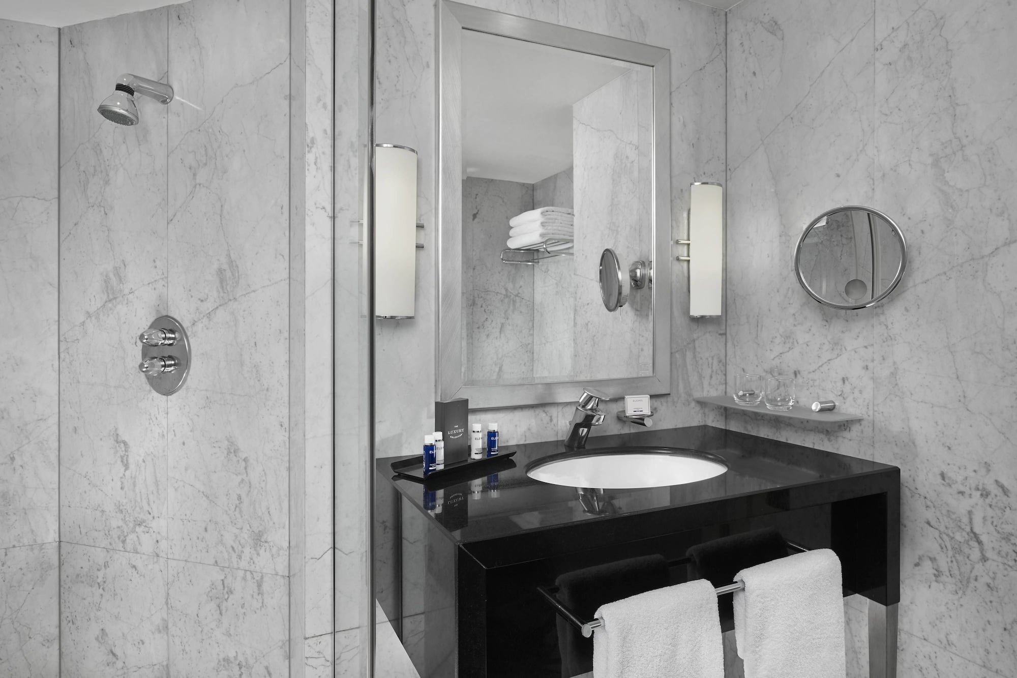 Executive, Twin Beds, The Park Tower Knightsbridge, a Luxury Collection Hotel, London 6/7