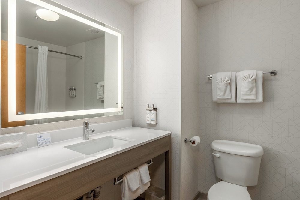 Holiday Inn Express Hotel and Suites Vancouver Mall/Portland Area 67/71