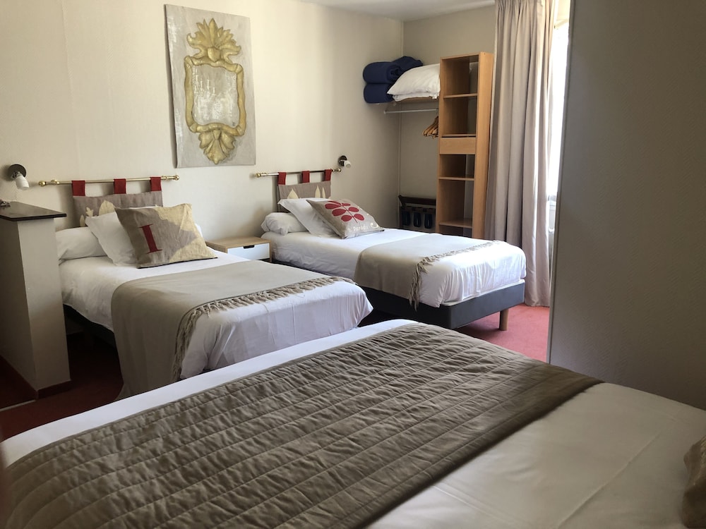 Hotel Moderna 10/50