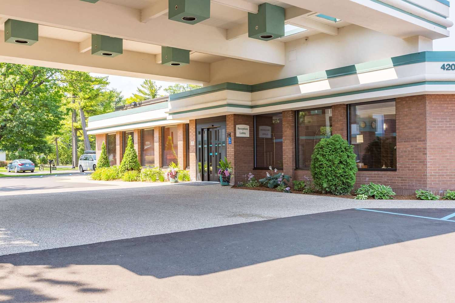 Country Inn and Suites by Radisson, Traverse City, MI 45/46