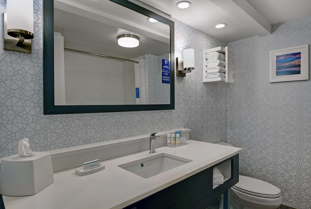 Hampton Inn Charleston Mount Pleasant Patriots Point 25/50