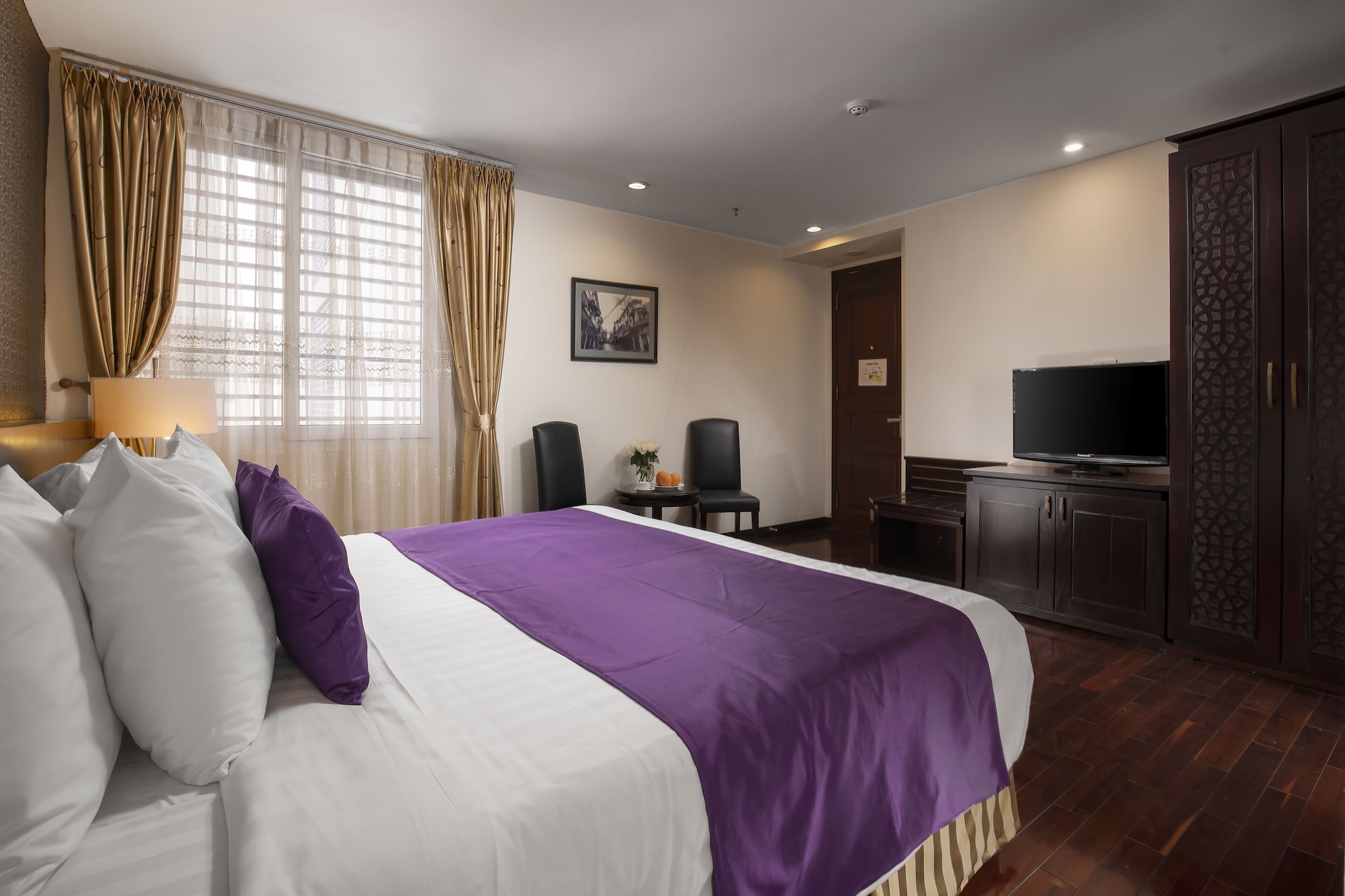DELUXE, DOUBLE BED