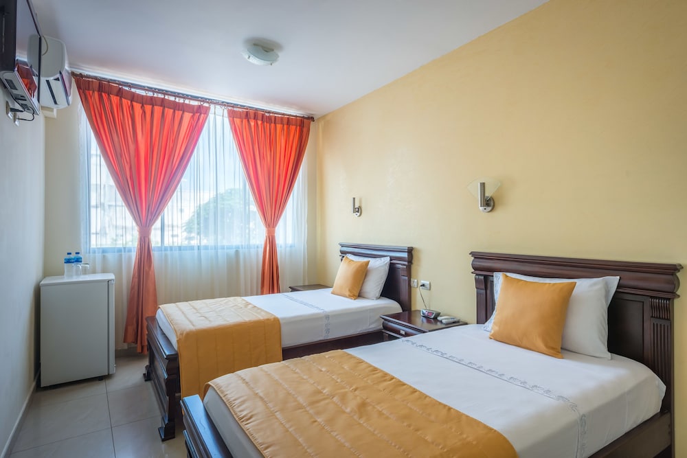 Hotel Flamingo 24/56