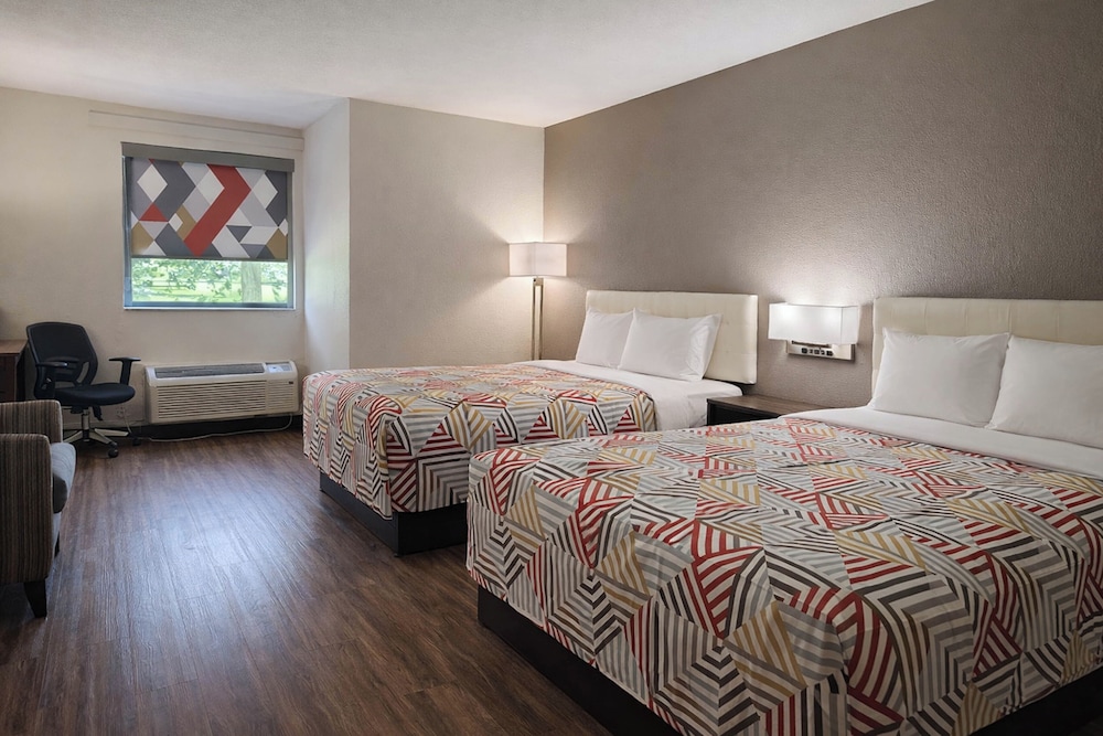 2 Queen Beds - ADA RI Showe - Non-Smoking، Motel6 Lake City, FL – Medical Center 4/10