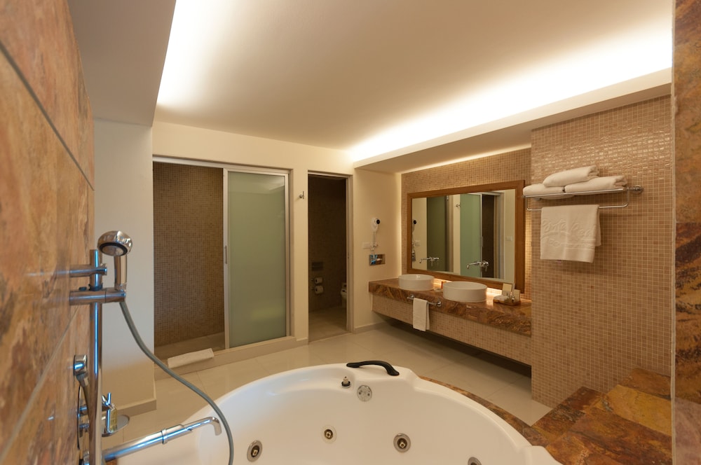 Artisan Family Hotels & Resort Collection Playa Esmeralda 47/79