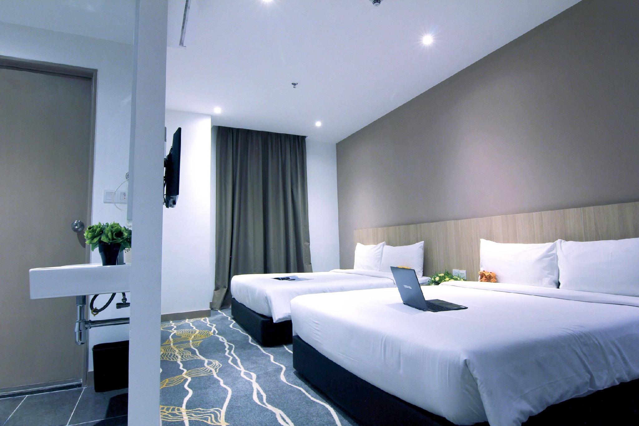 PREMIER QUAD ROOM