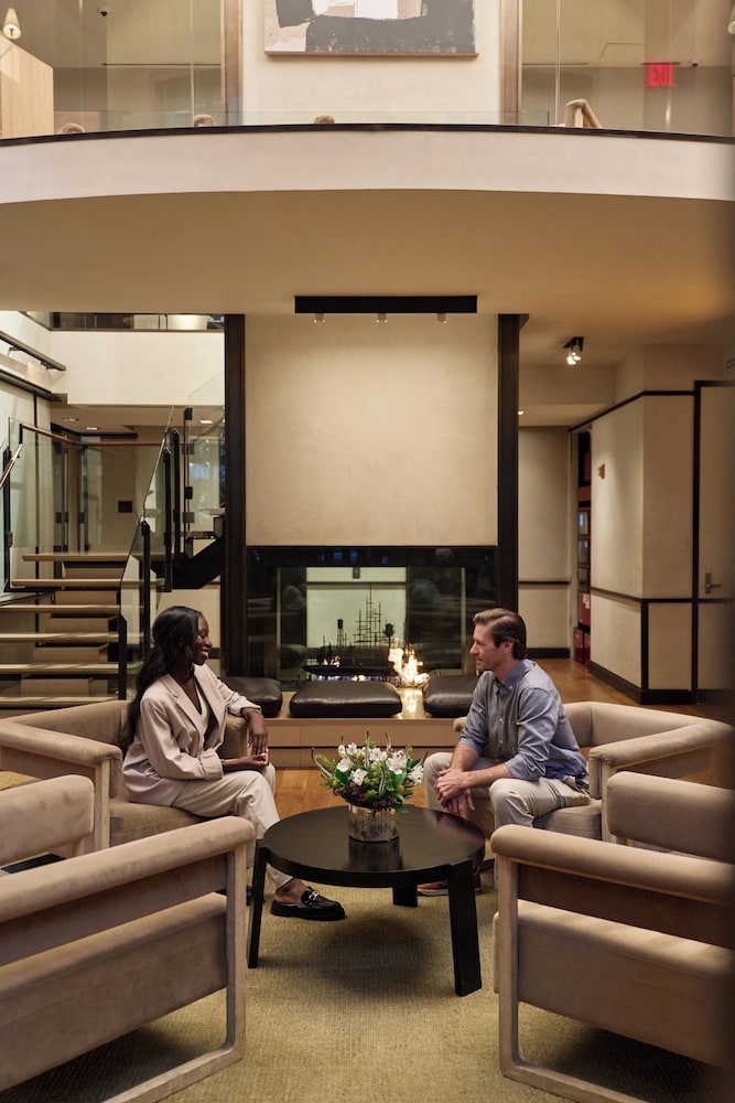 Chambers Hotel 51/70