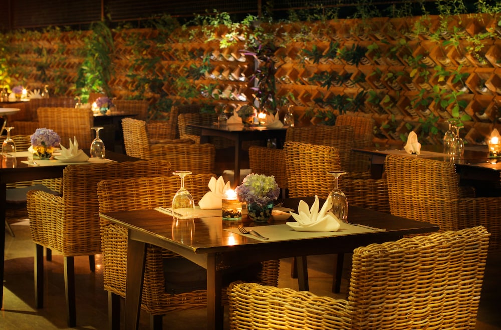 b Hotel Bali & Spa 54/73