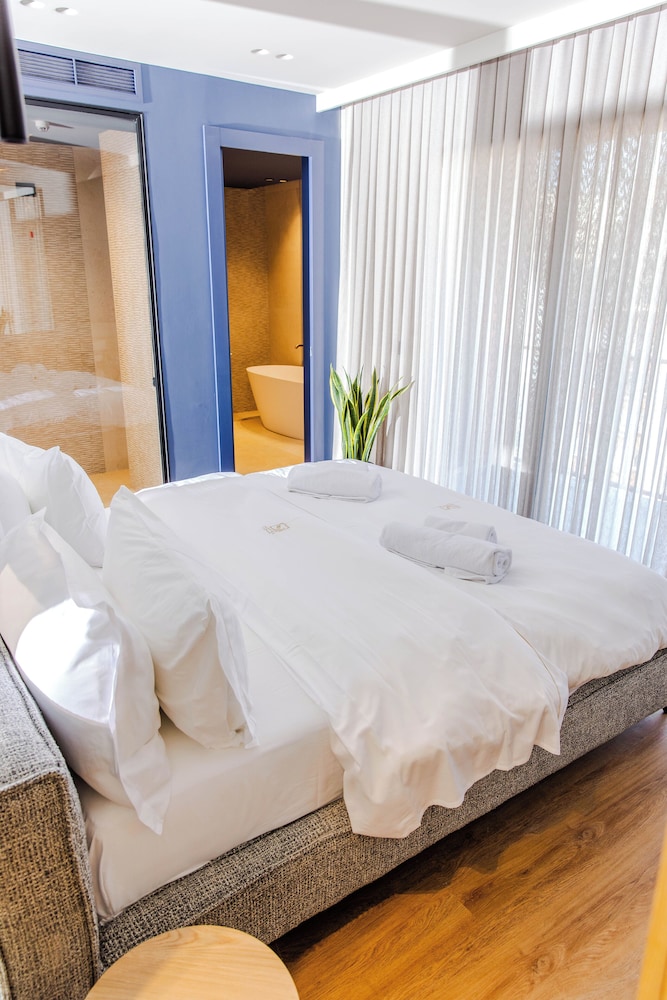 Si hotel Tirana 29/61