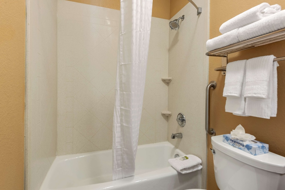 Candlewood Suites Houston Kingwood 24/59
