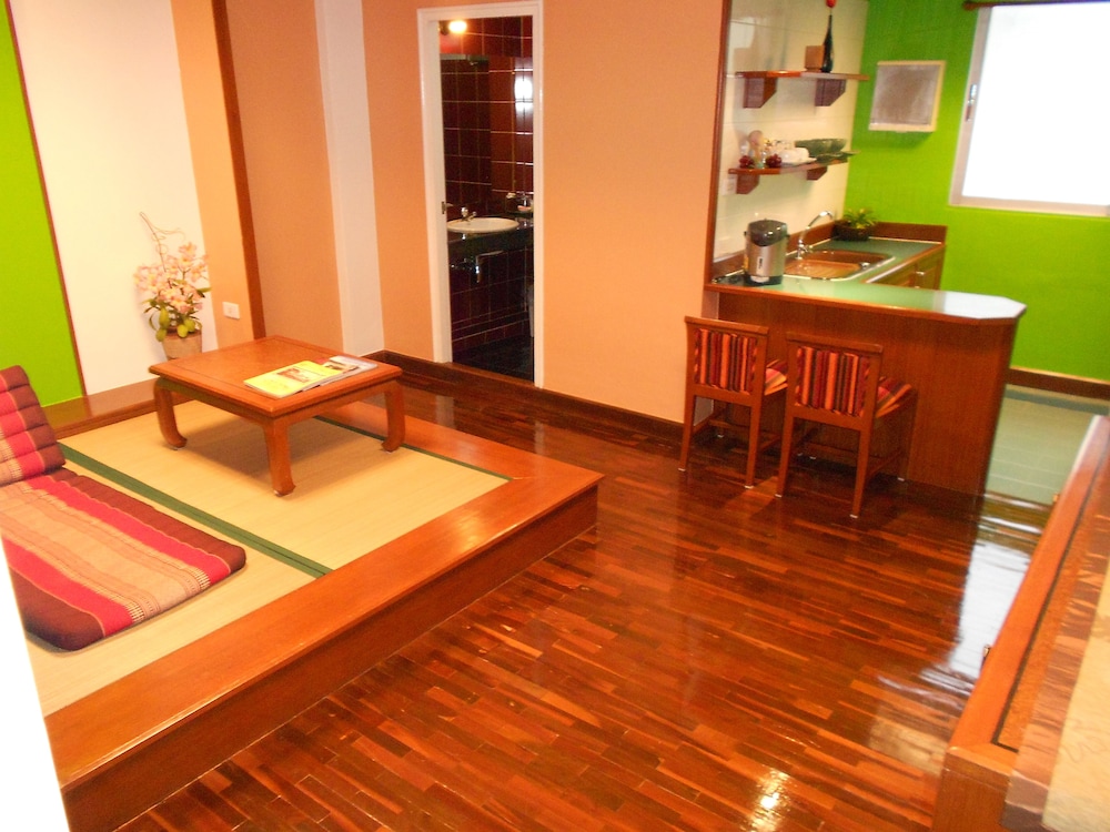 B S Court Boutique Residence 35/59
