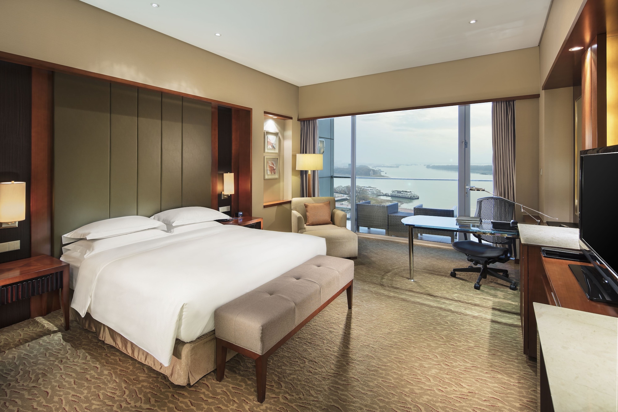 River, Suite, King Bed