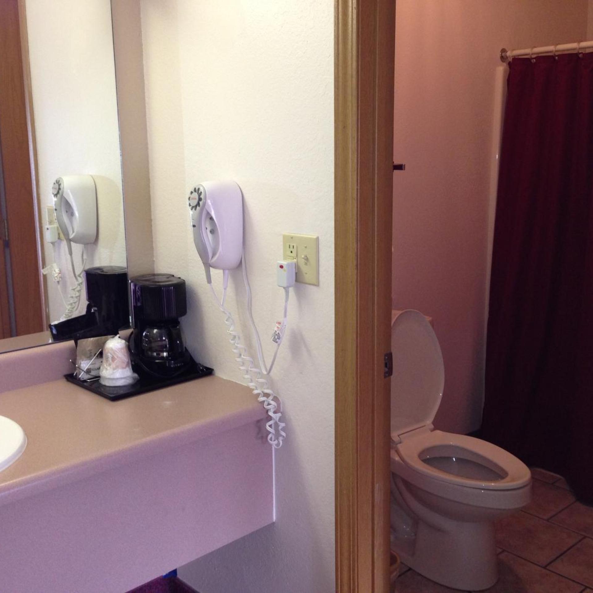 Twelve Oaks Inn 29/30