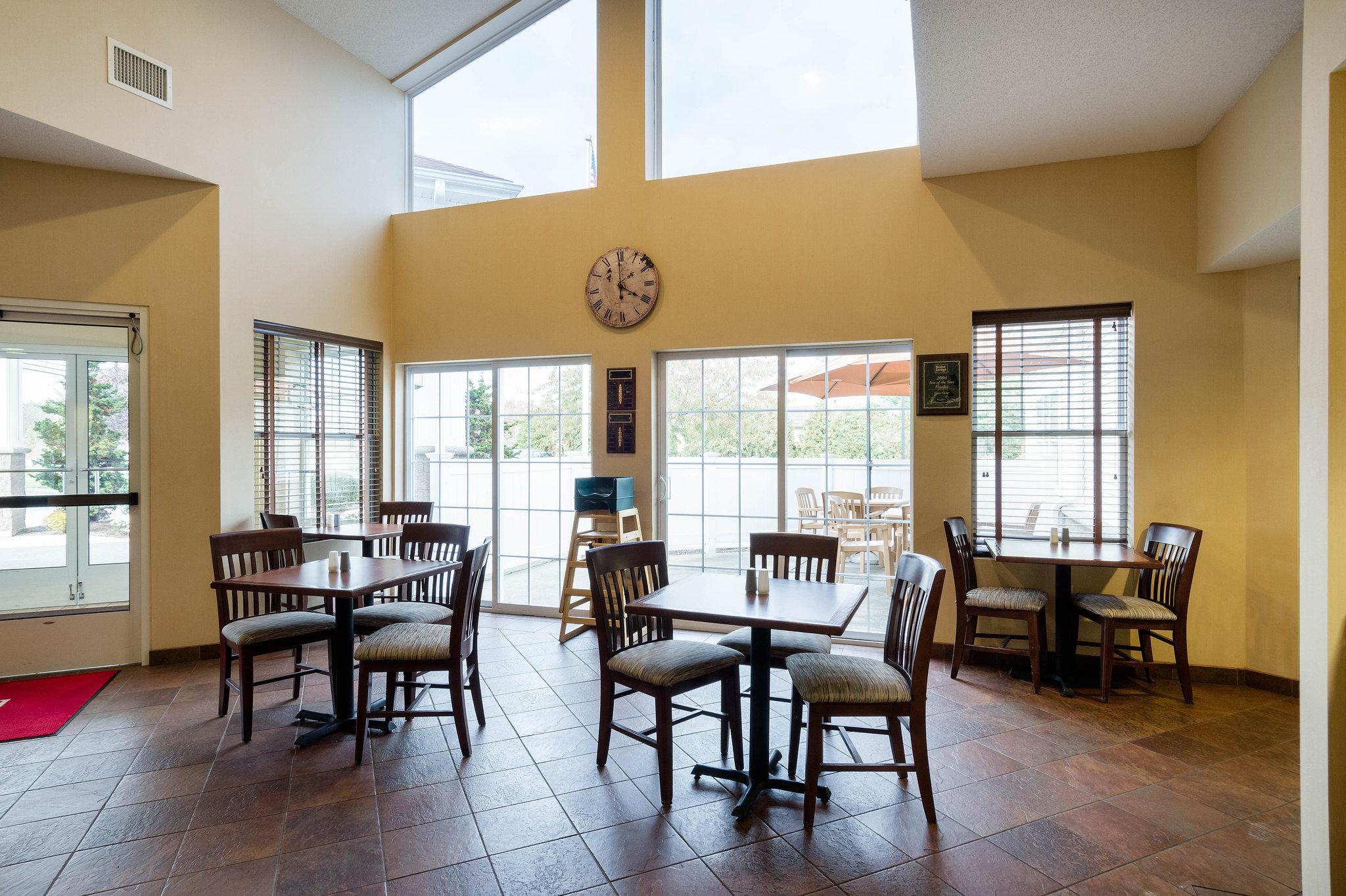 Econo Lodge 26/41