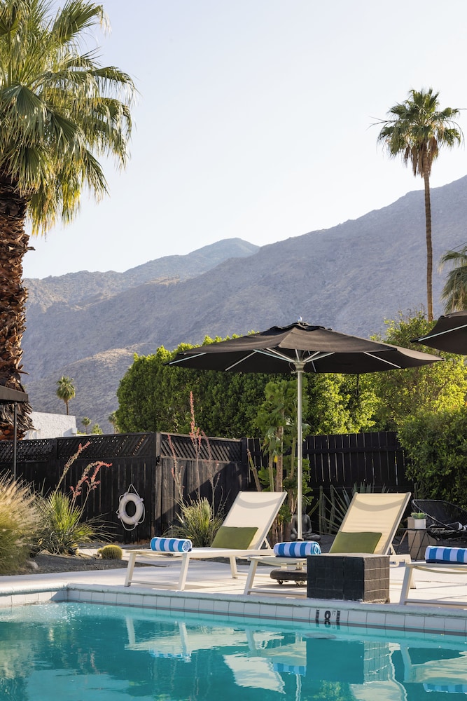 The Three Fifty Hotel - Adults Only 56/63