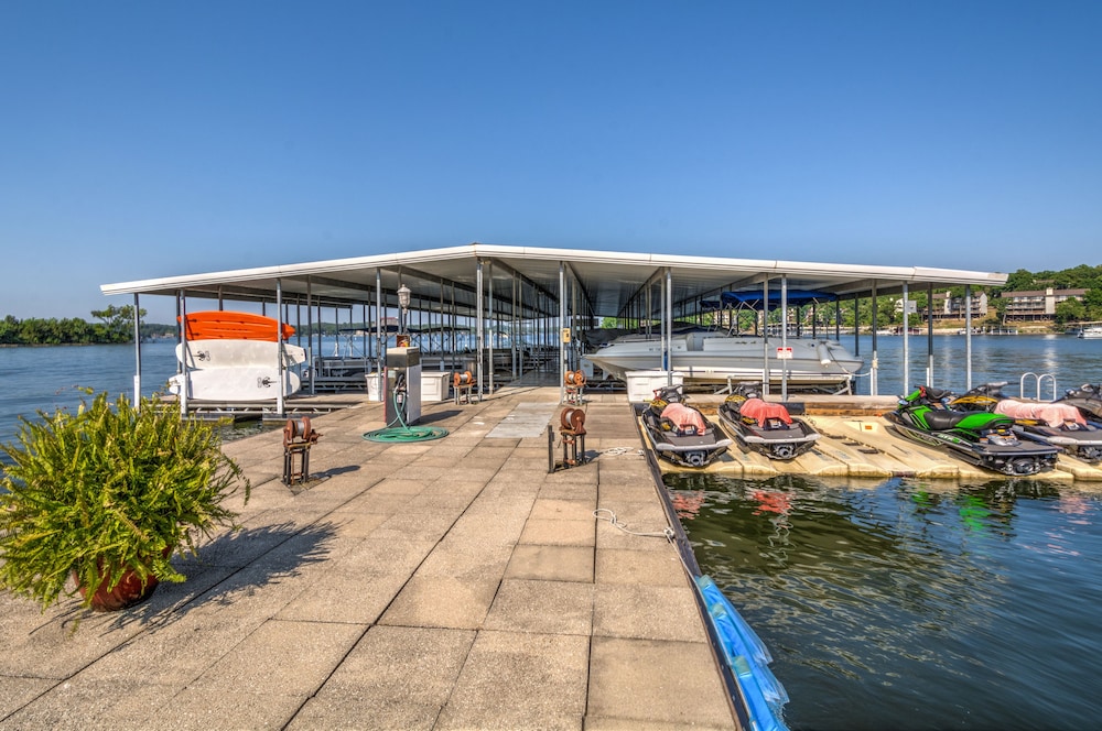 Lodge of Four Seasons Golf Resort Marina Spa 55/66