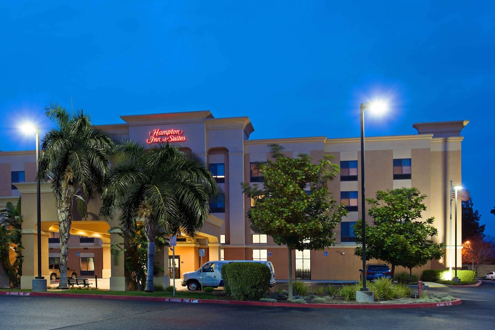 Hampton Inn and Suites Clovis Airport North in CLOVIS - CA