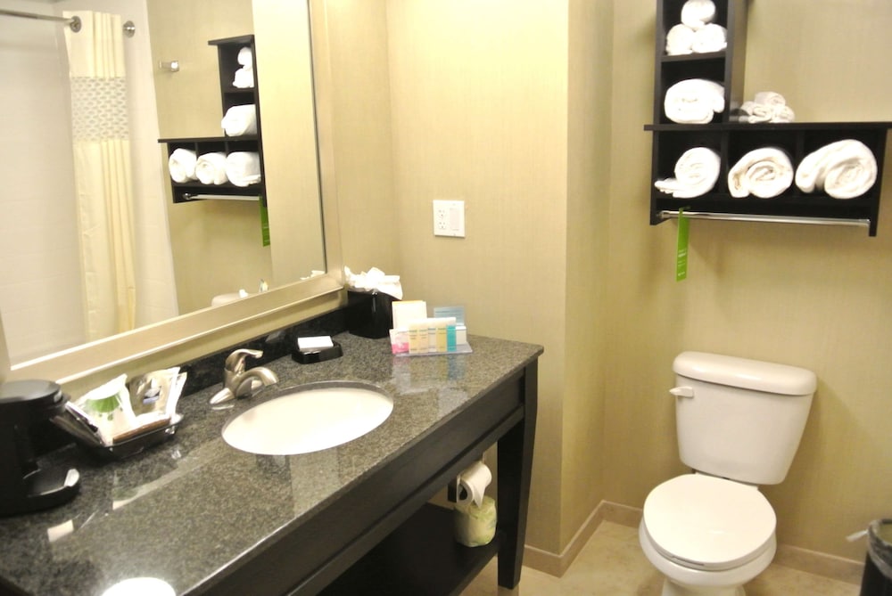 Hampton Inn Carrizo Springs 11/47