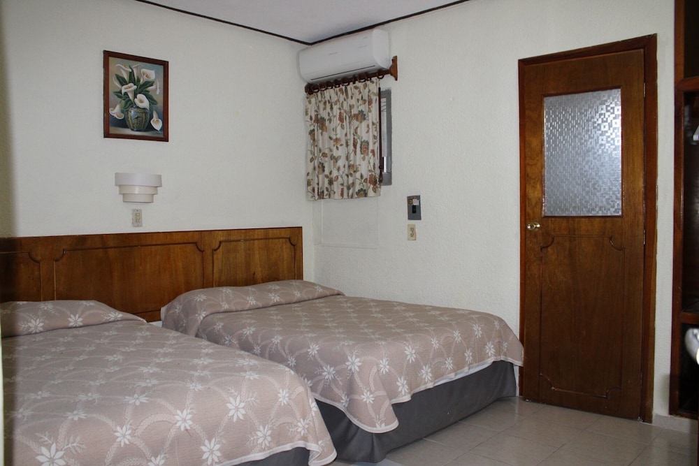 SUITE HOTEL MARIA DE LA LUZ 9/41