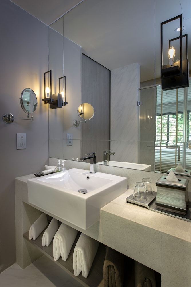 HOTEL IKON PHUKET 64/76