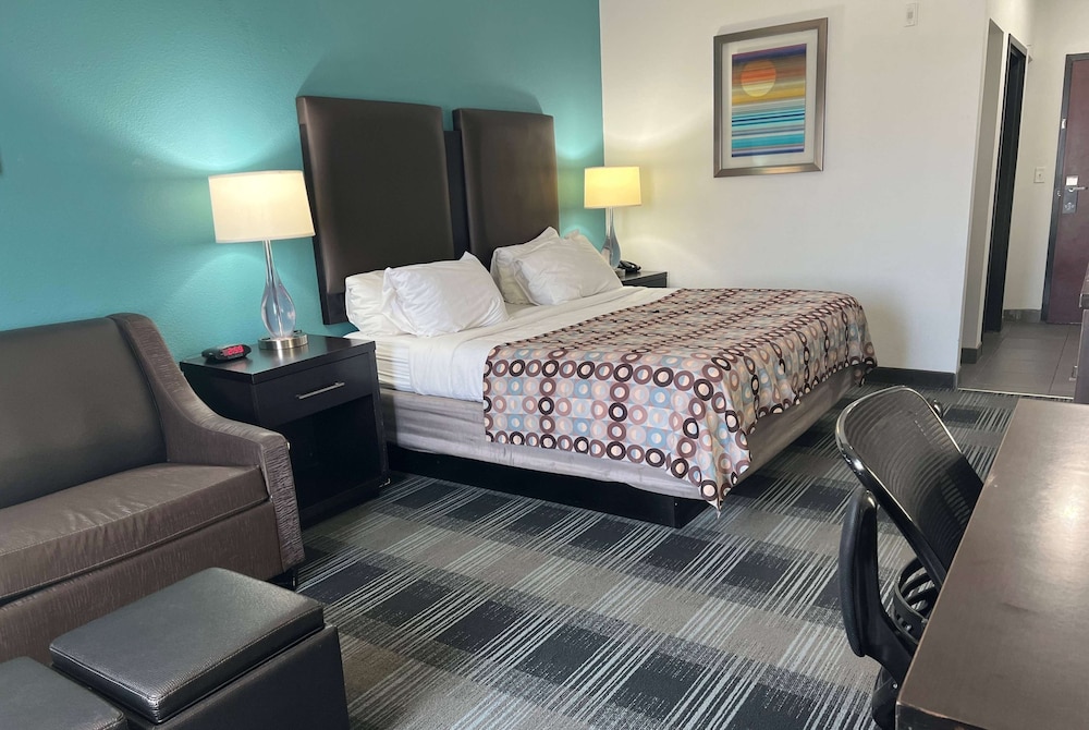 Days Inn by Wyndham Alva 11/24