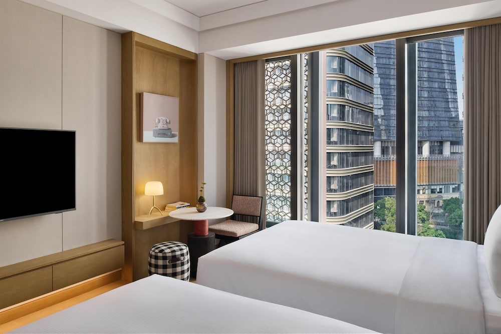 Xi Zhe Wuxi, Curio Collection by Hilton 16/36