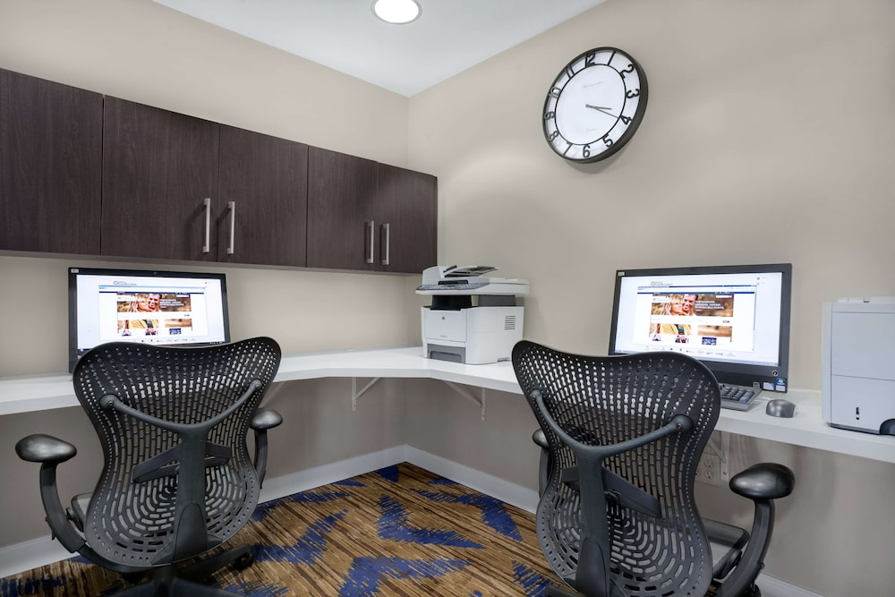 Hilton Garden Inn Anaheim Garden Grove 35/41