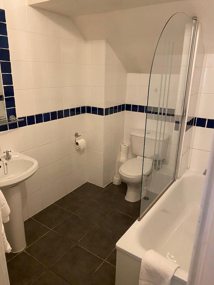 1 BEDROOM, DELUXE, TRIPLE