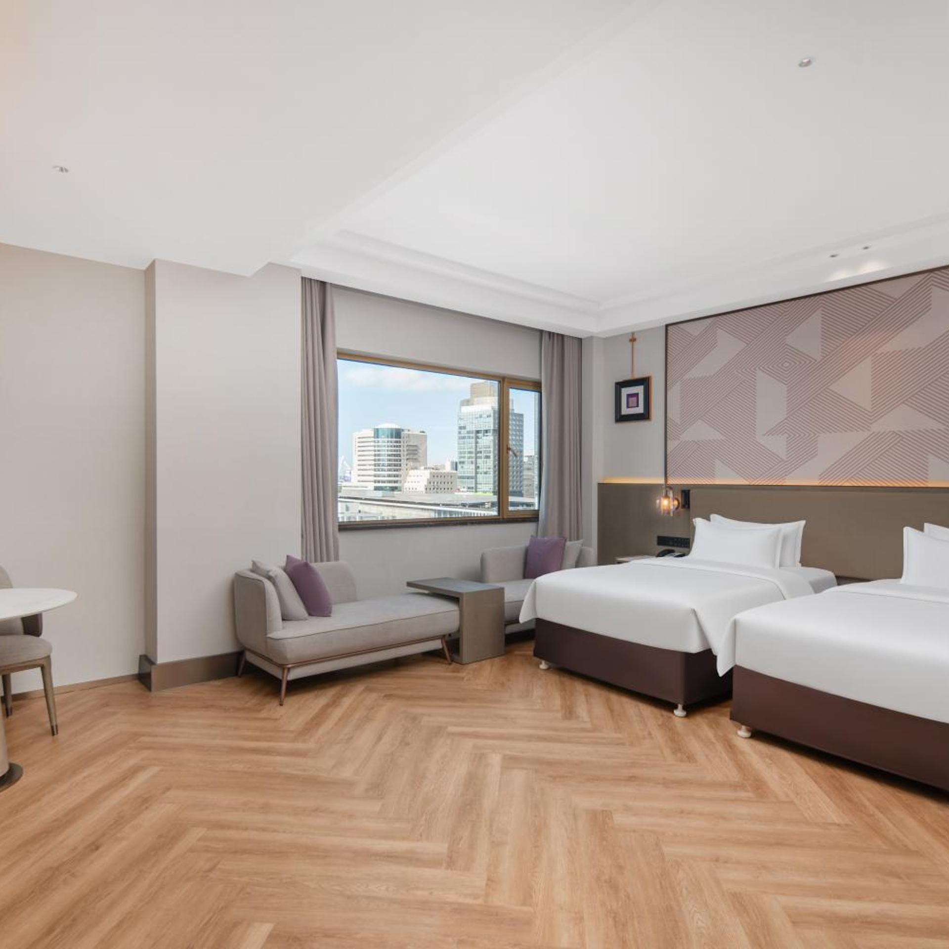 Superior, Twin Beds, City View