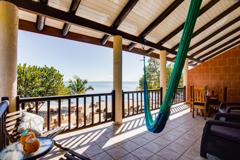Mariposa Beach Suites 25/50