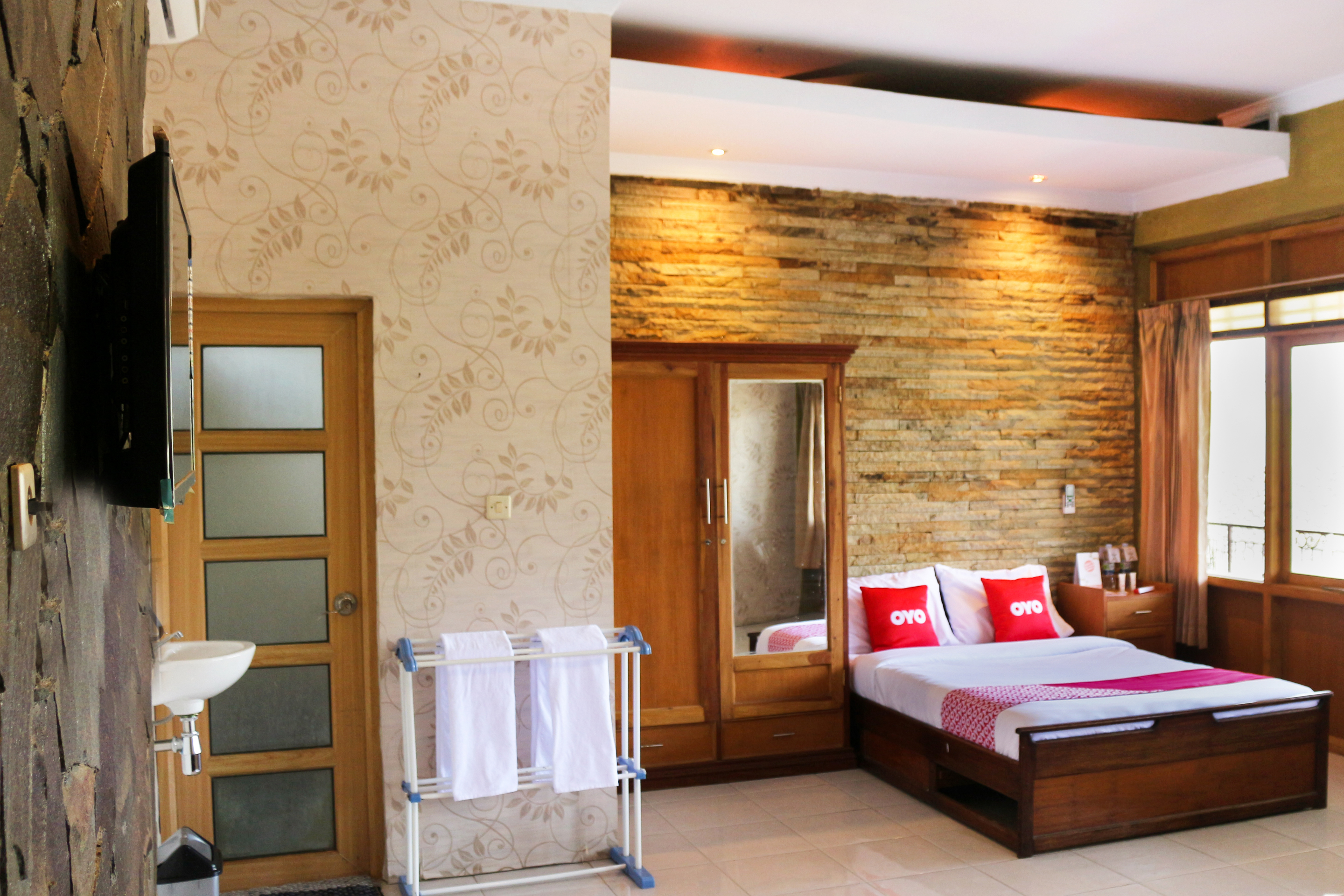 OYO 1722 Villa Ciparay Indah 15/29