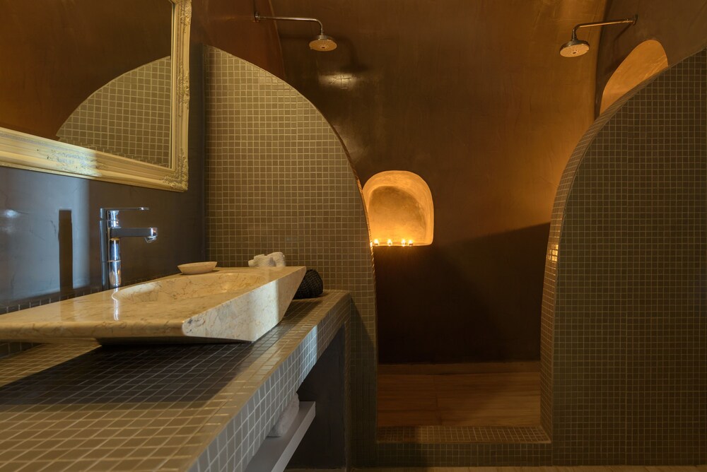 Senses Suites 18/50