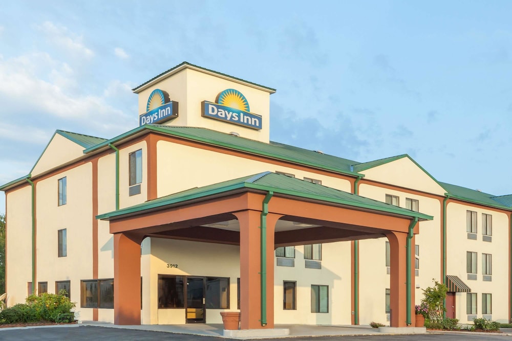 Days Inn by Wyndham LaPlace- New Orleans 5/33
