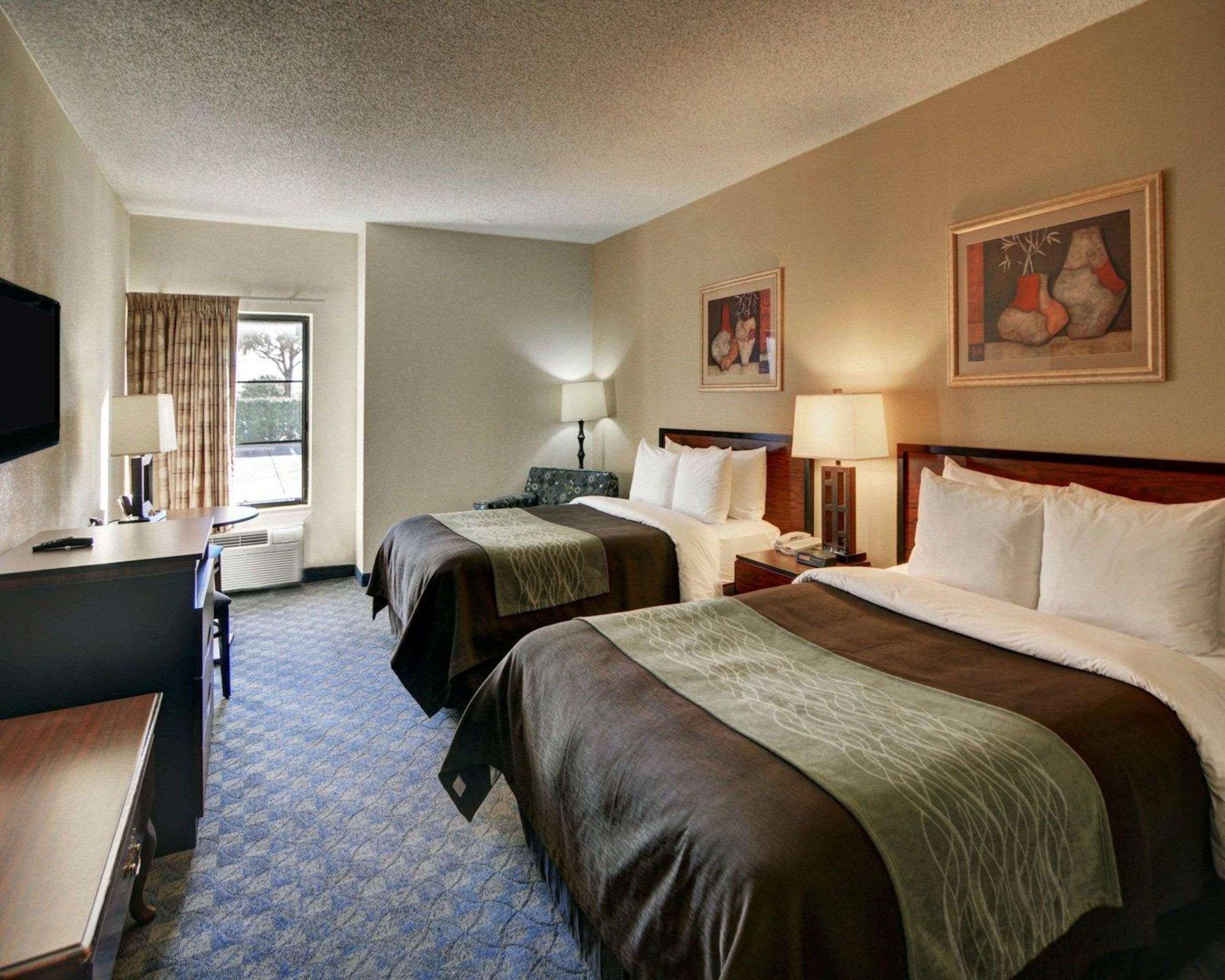 ROOM, 2 DOUBLE BEDS