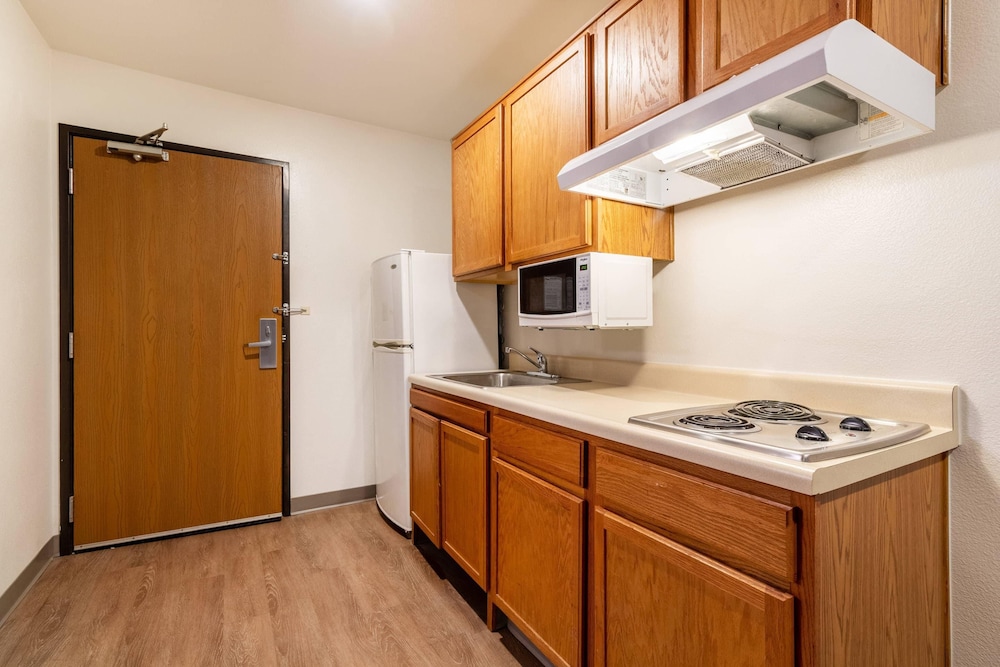 WoodSpring Suites Conroe 31/32