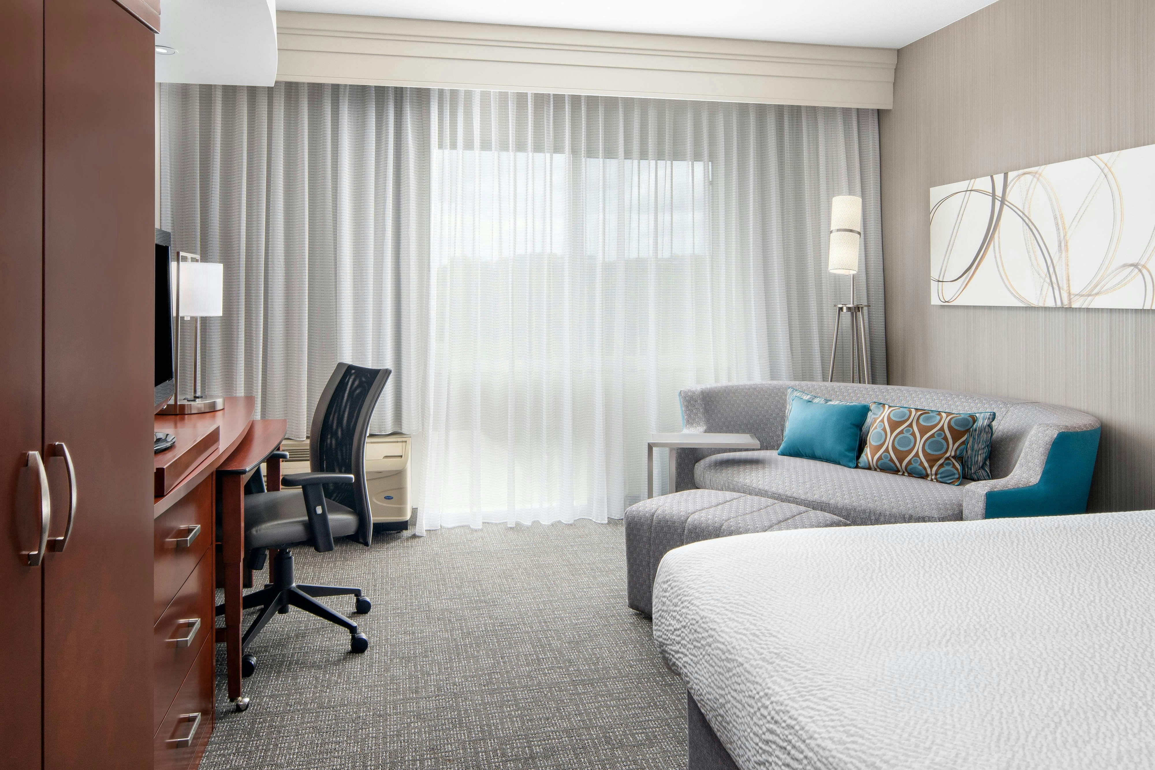 ROOM, KING BED