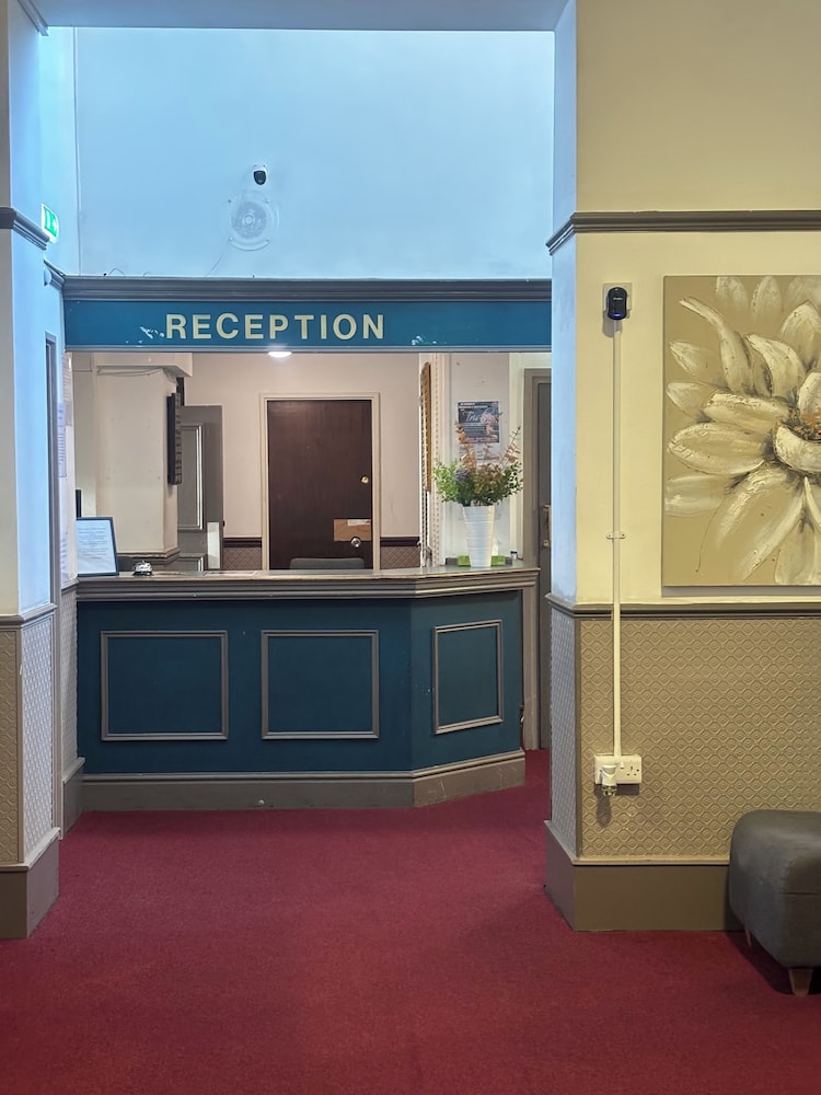 The Midland Hotel & Bar 8/44