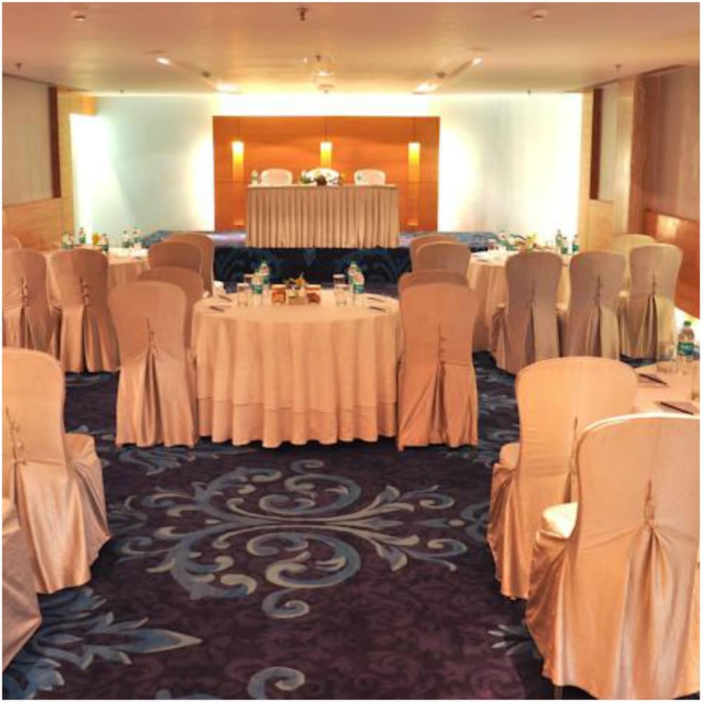 Fortune Sector 27, Noida - Member ITC Hotels Group 43/49