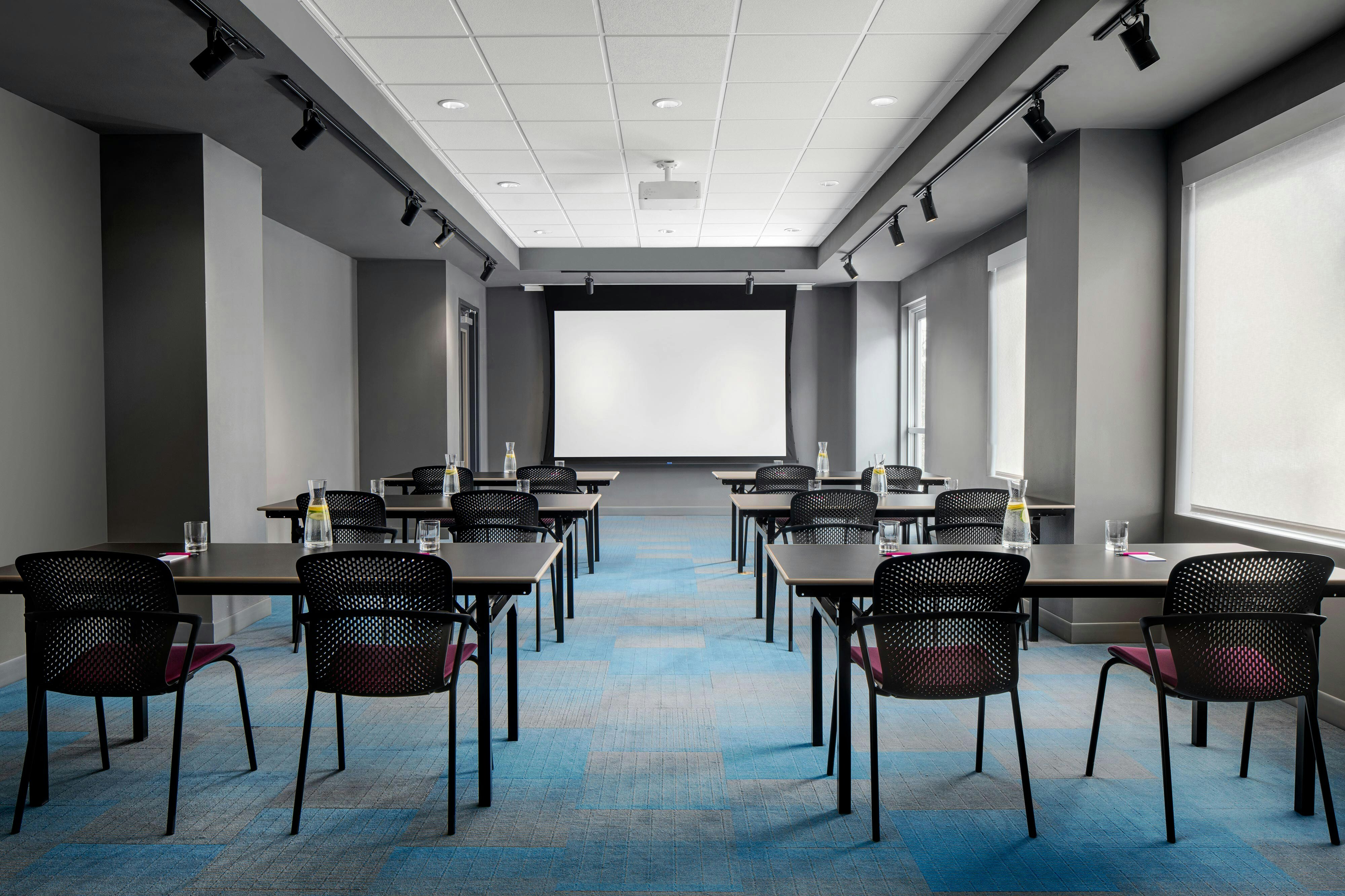 Aloft Houston Shenandoah 16/20