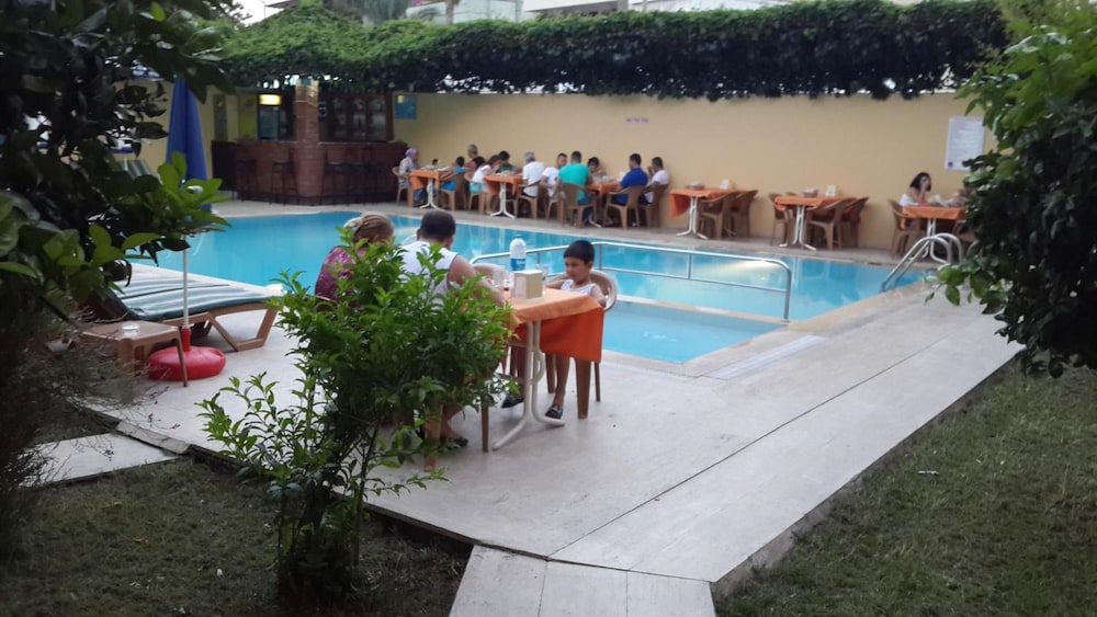 Caner Hotel 31/38