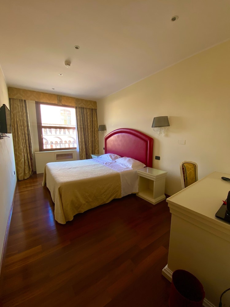 Torre Della Vittoria Hotel 12/50