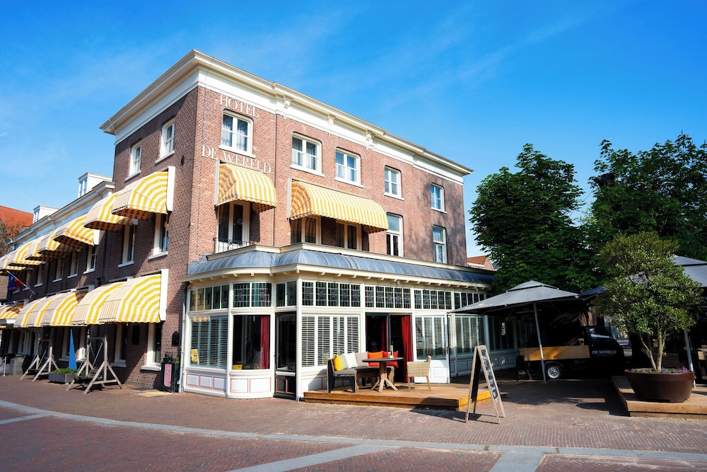 Hotel de Wereld 1/50