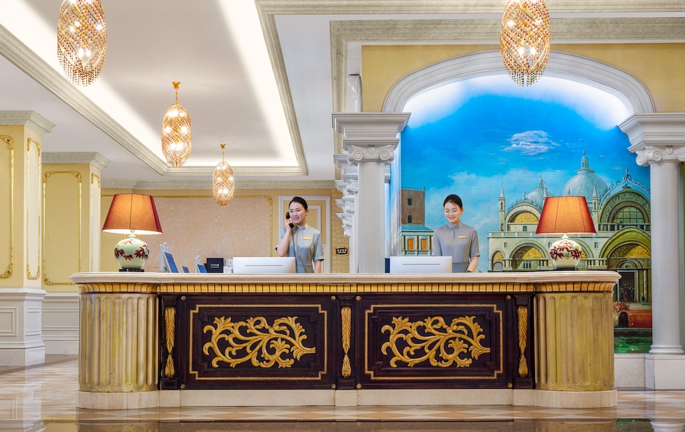 Lobby at Country Garden Phoenix Hotel Changshou, CHONGQING
