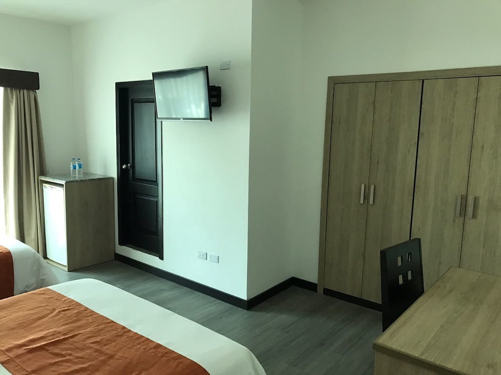 Hotel Mar Azul 8/72