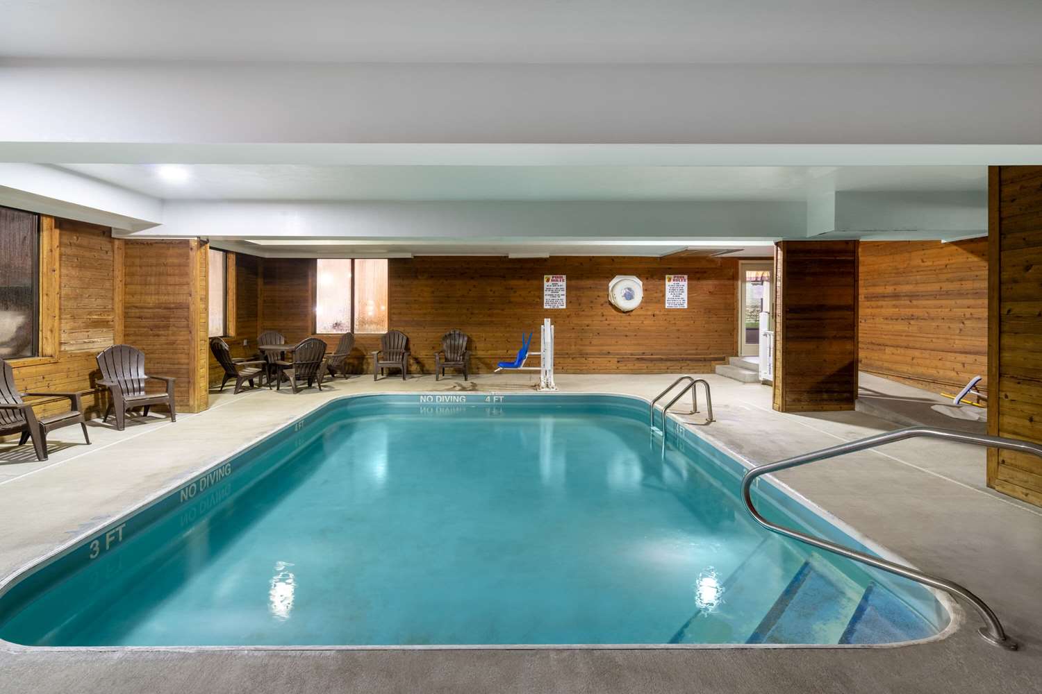 Super 8 by Wyndham Shepherdsville / Louisville South I65 11/32