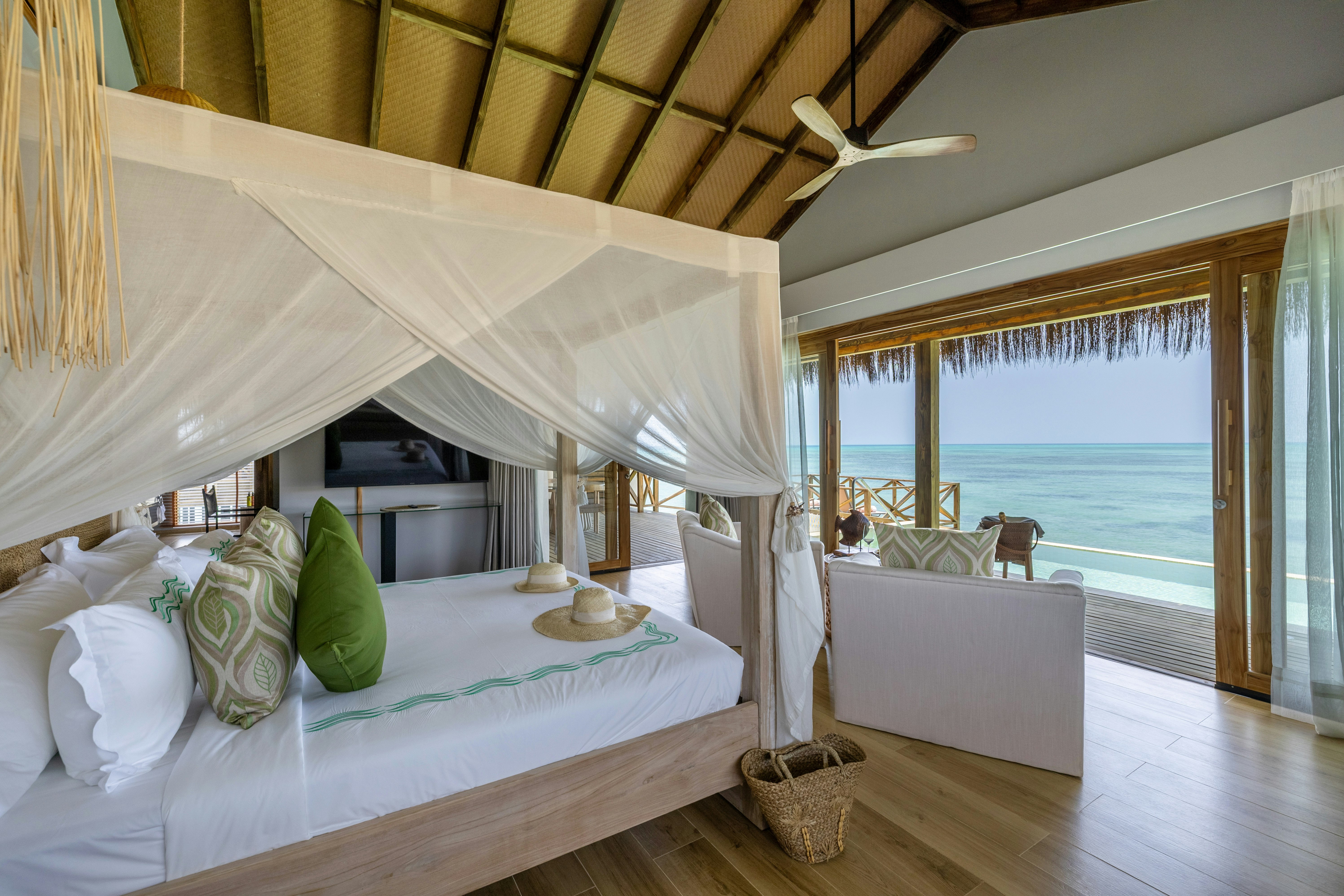 Lagoon Suite with pool